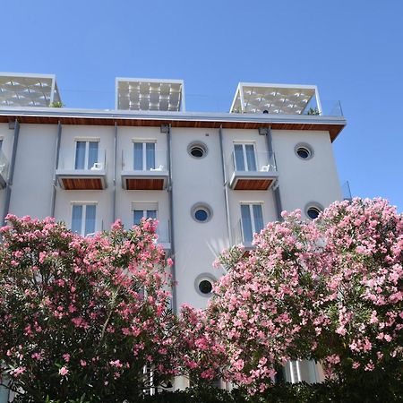 Hotel Felix Ріміні Екстер'єр фото