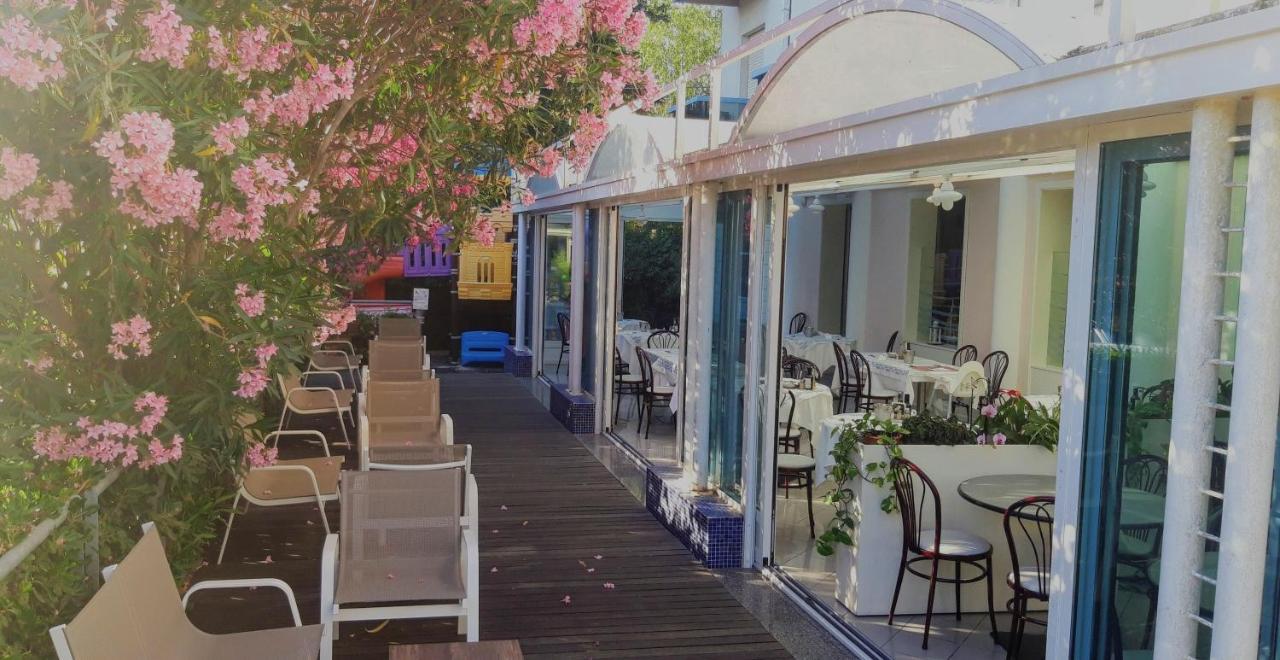 Hotel Felix Ріміні Екстер'єр фото