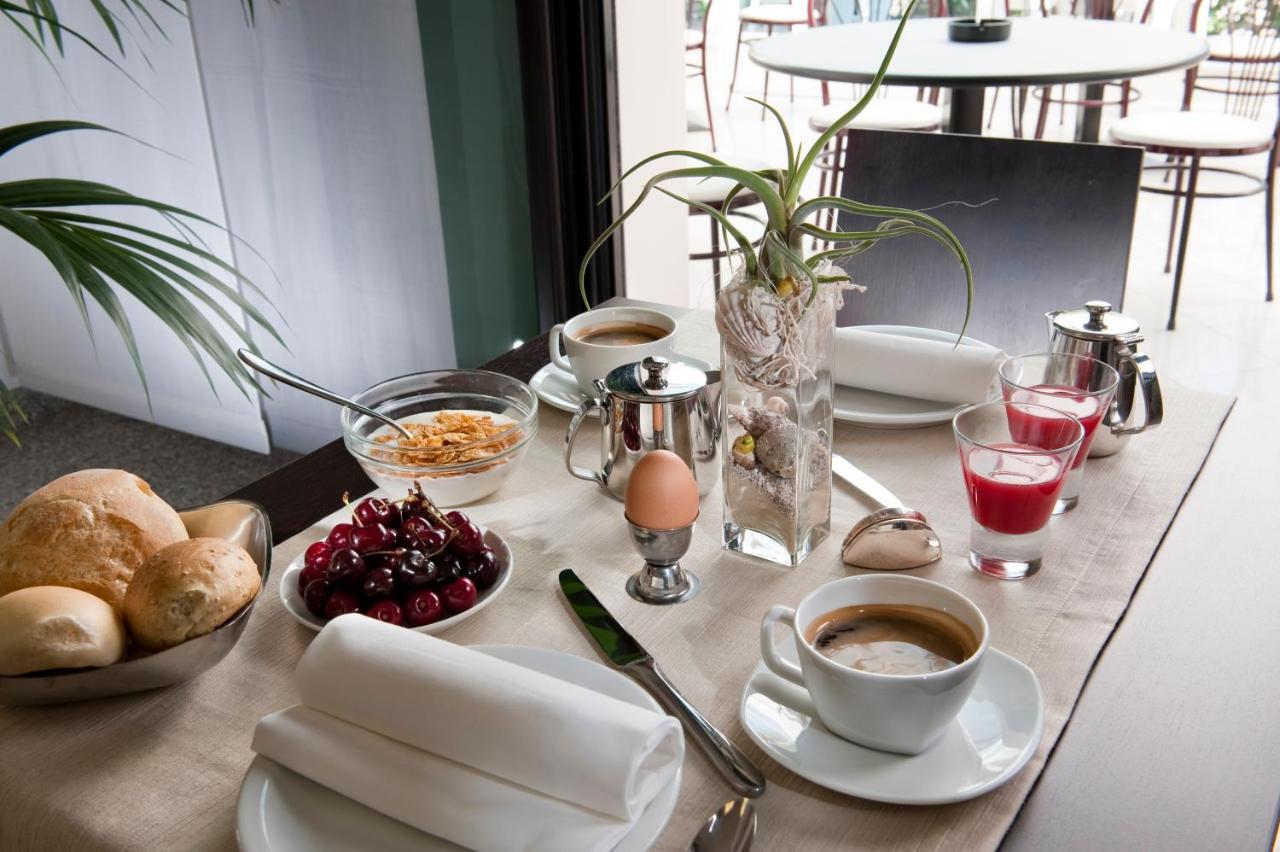 Hotel Felix Ріміні Екстер'єр фото